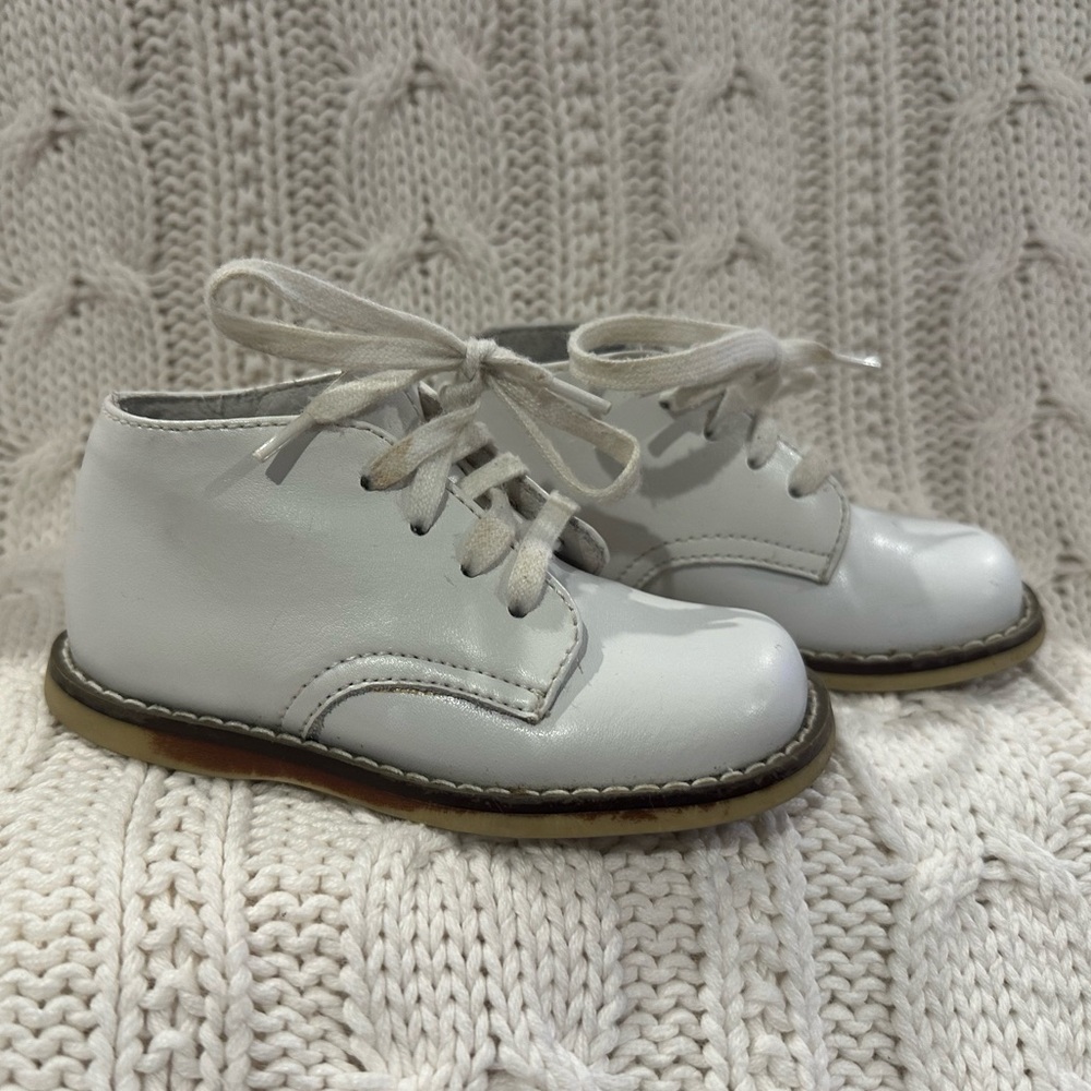 Footmates White Todd 7790 Dress Shoe size 5